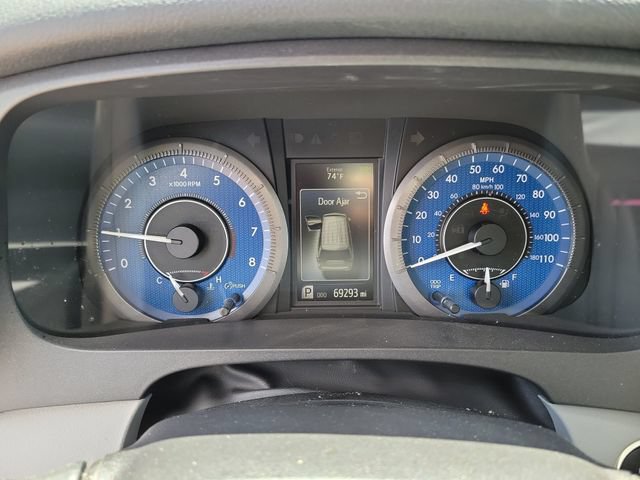 Used 2020 Toyota Sienna XLE w/ XLE Navigation Package FWD image 9