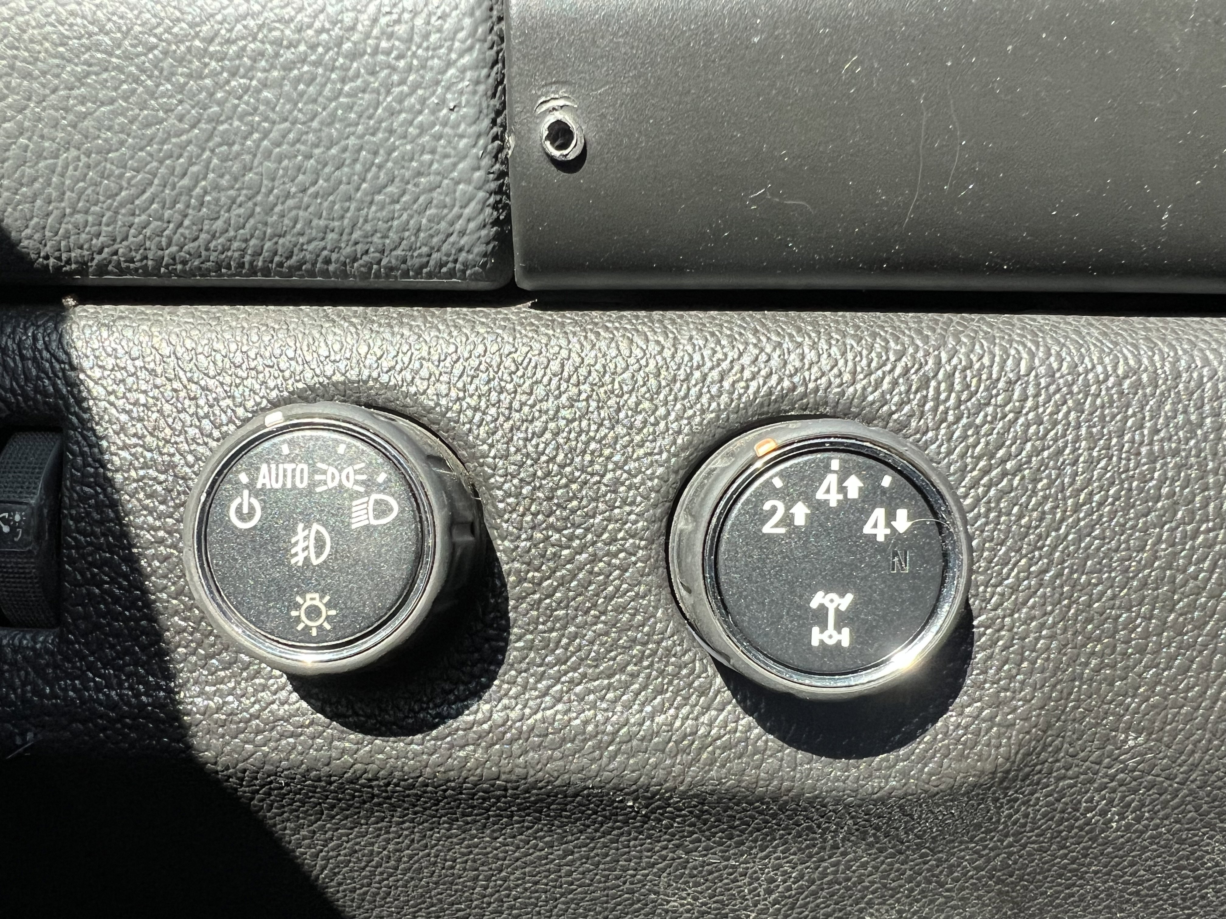 Used 2015 Chevrolet Colorado Z71 AWD/4WD image 29