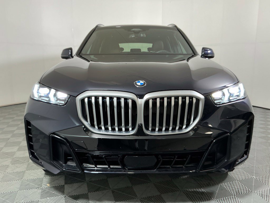 New 2026 BMW X5 xDrive40i w/ M Sport Package AWD/4WD image 3