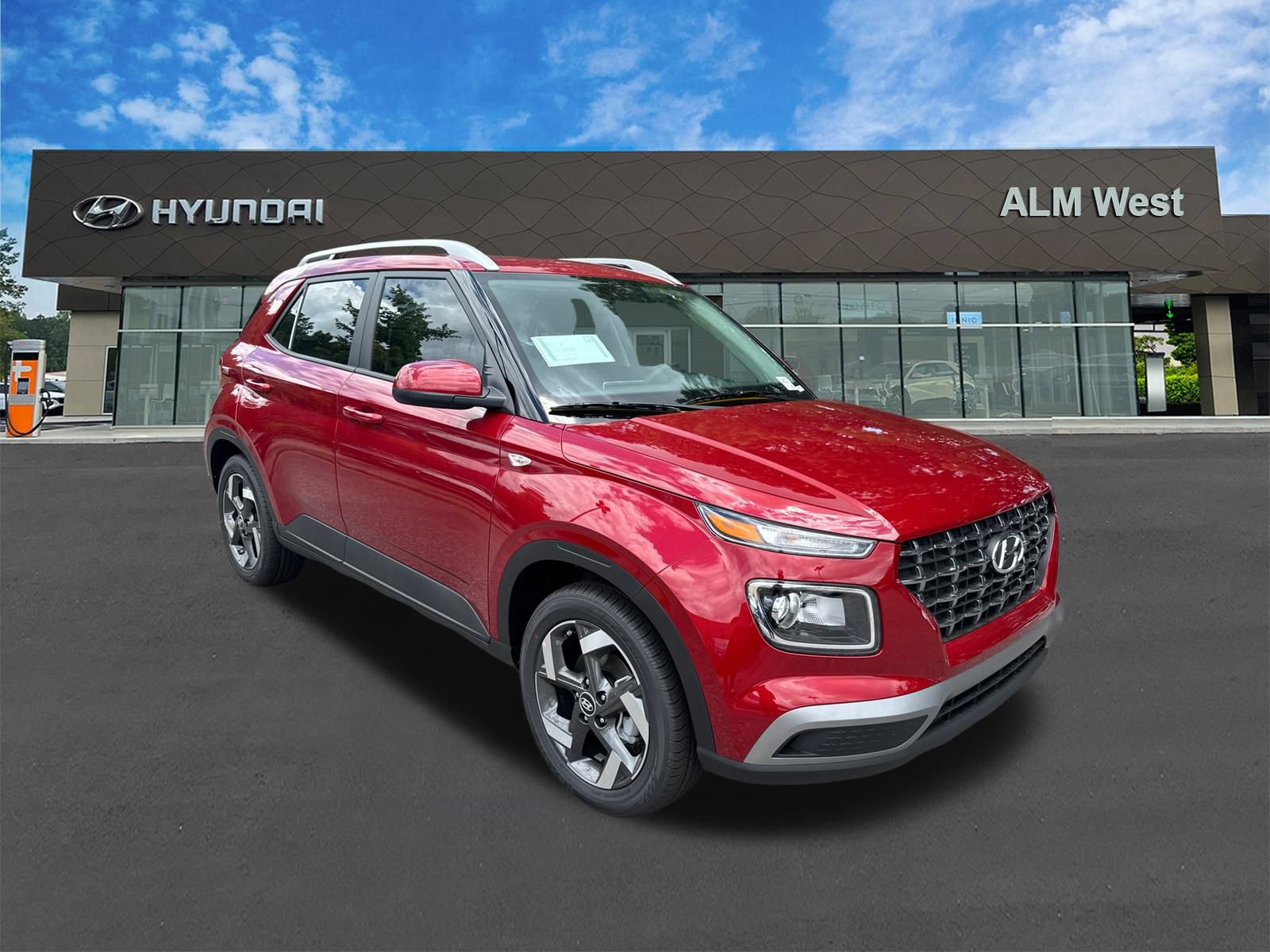 Used 2025 Hyundai Venue SEL FWD image 3