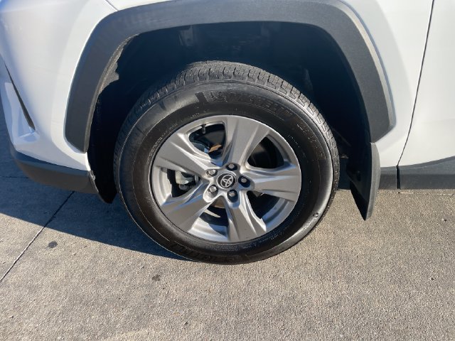 Certified 2025 Toyota RAV4 LE AWD/4WD image 29