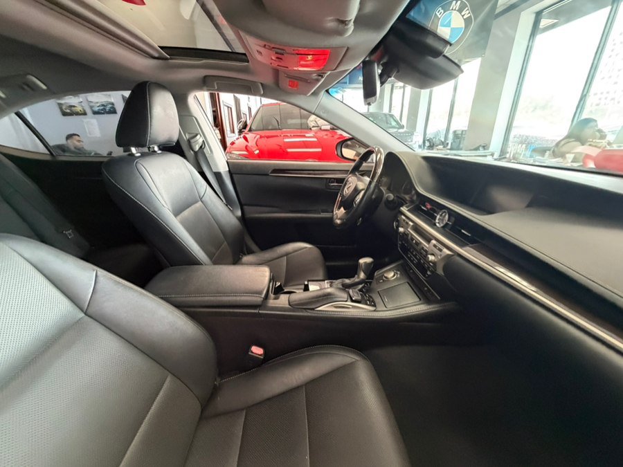 Used 2018 Lexus ES 350 w/ Navigation System Package FWD image 44