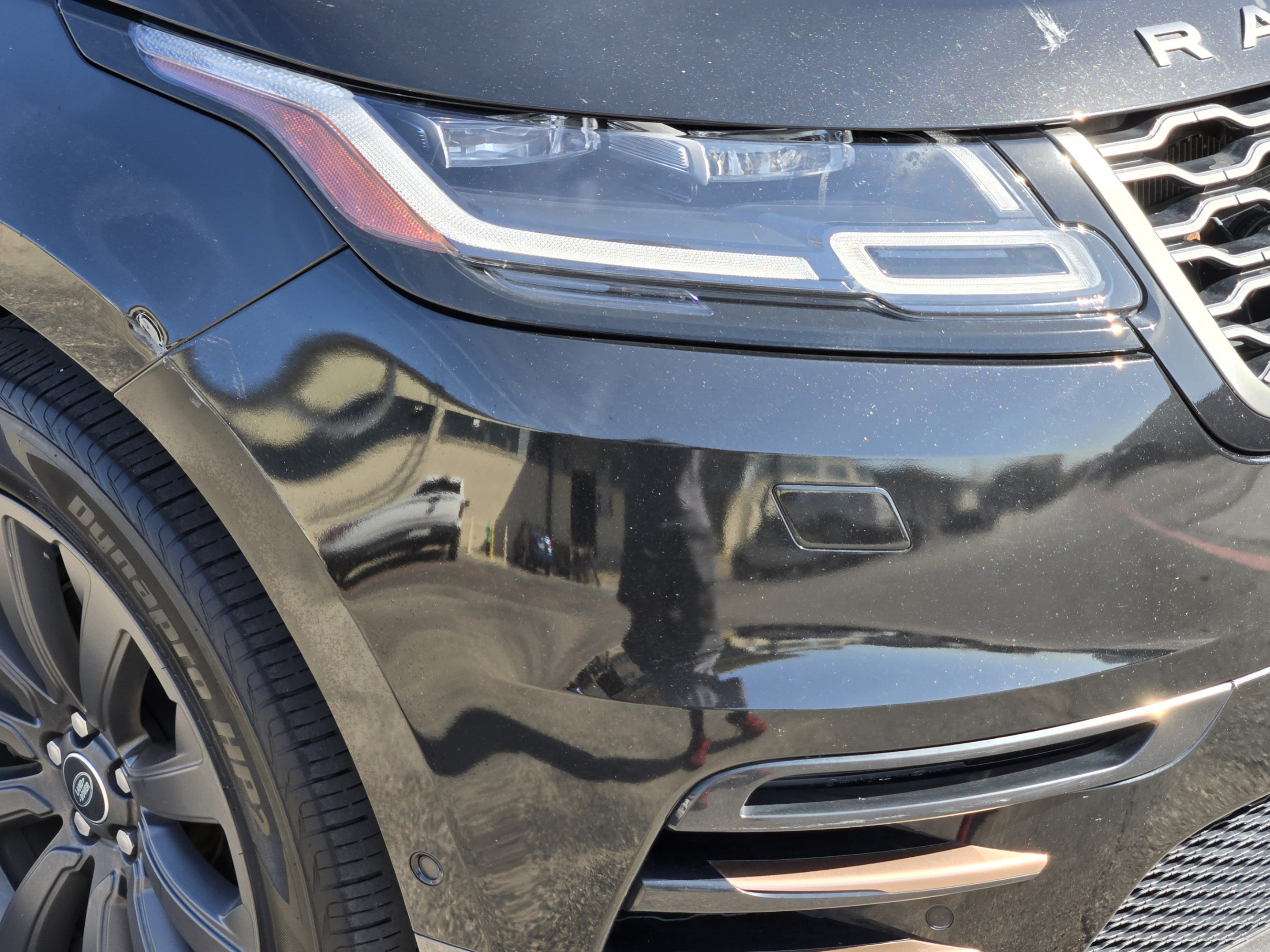 Used 2018 Land Rover Range Rover Velar R-Dynamic SE AWD/4WD image 32