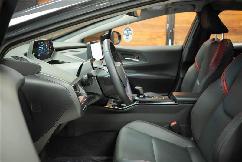 Used 2026 Toyota Prius Plug-In Hybrid image 8