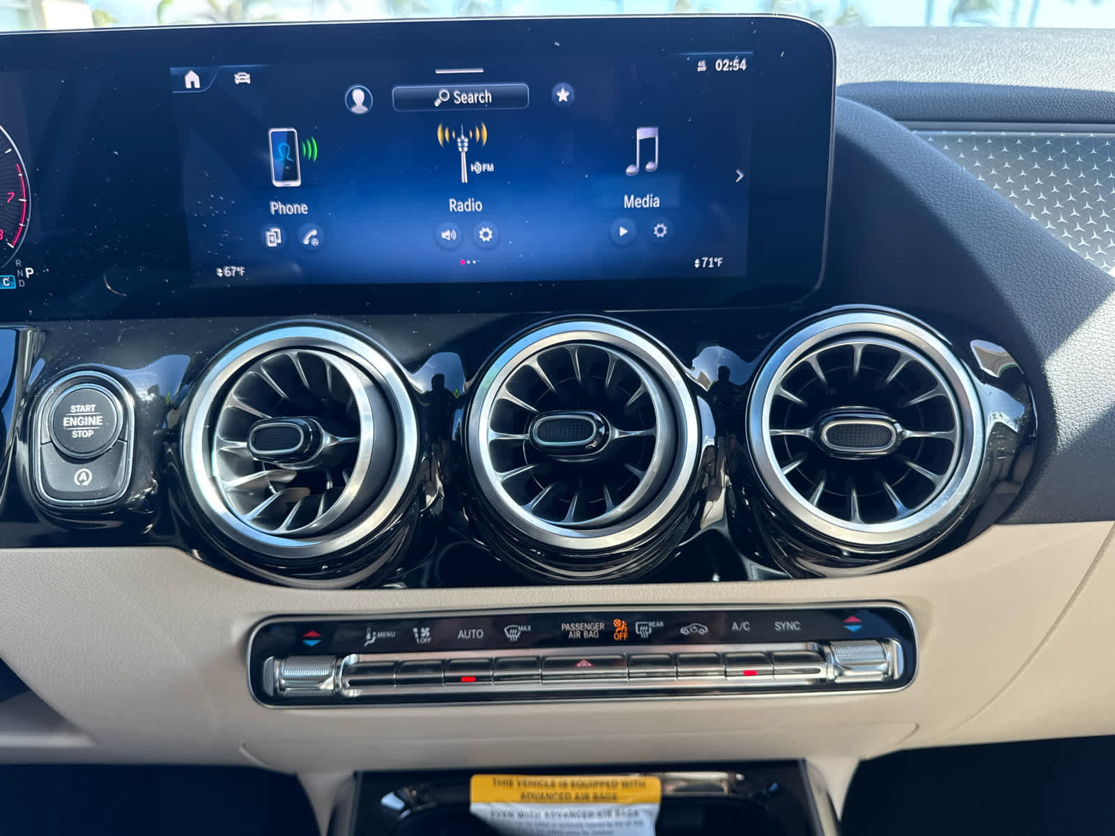 Used 2025 Mercedes-Benz GLA 250 4MATIC image 24