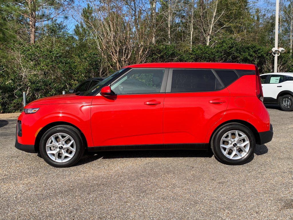Used 2022 Kia Soul LX w/ Technology Package image 5