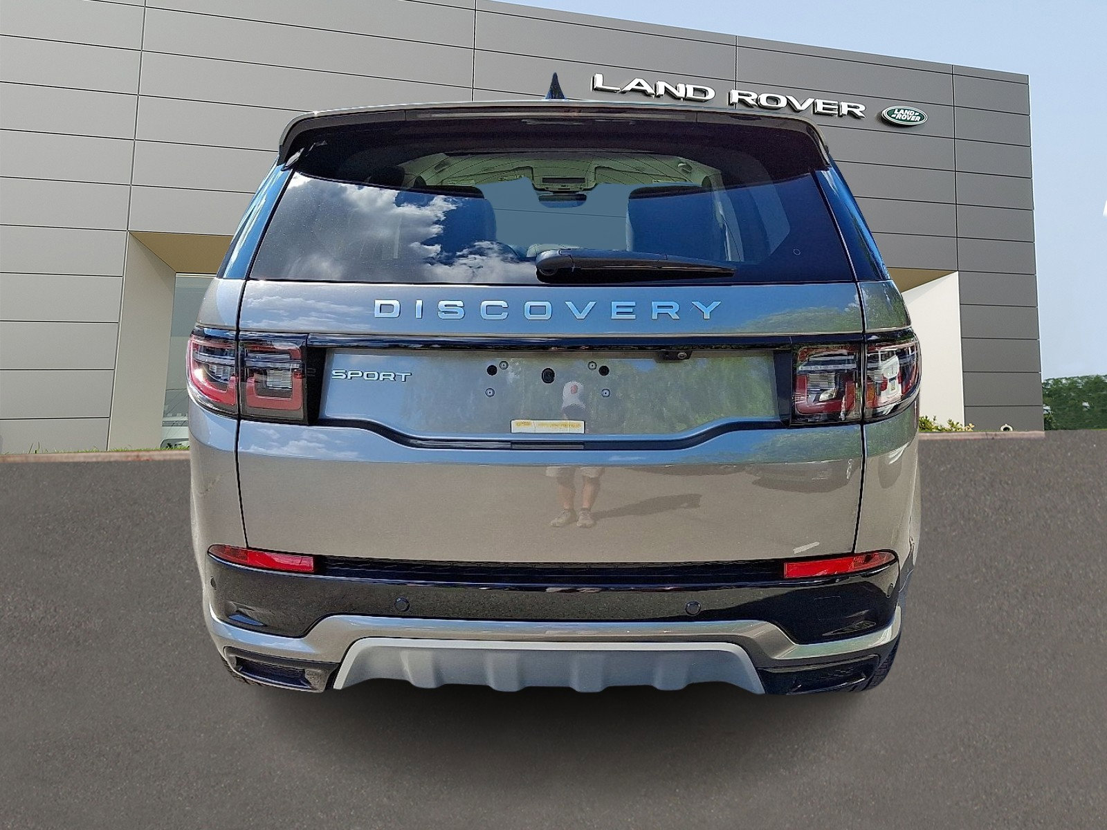Used 2025 Land Rover Discovery Sport S image 7
