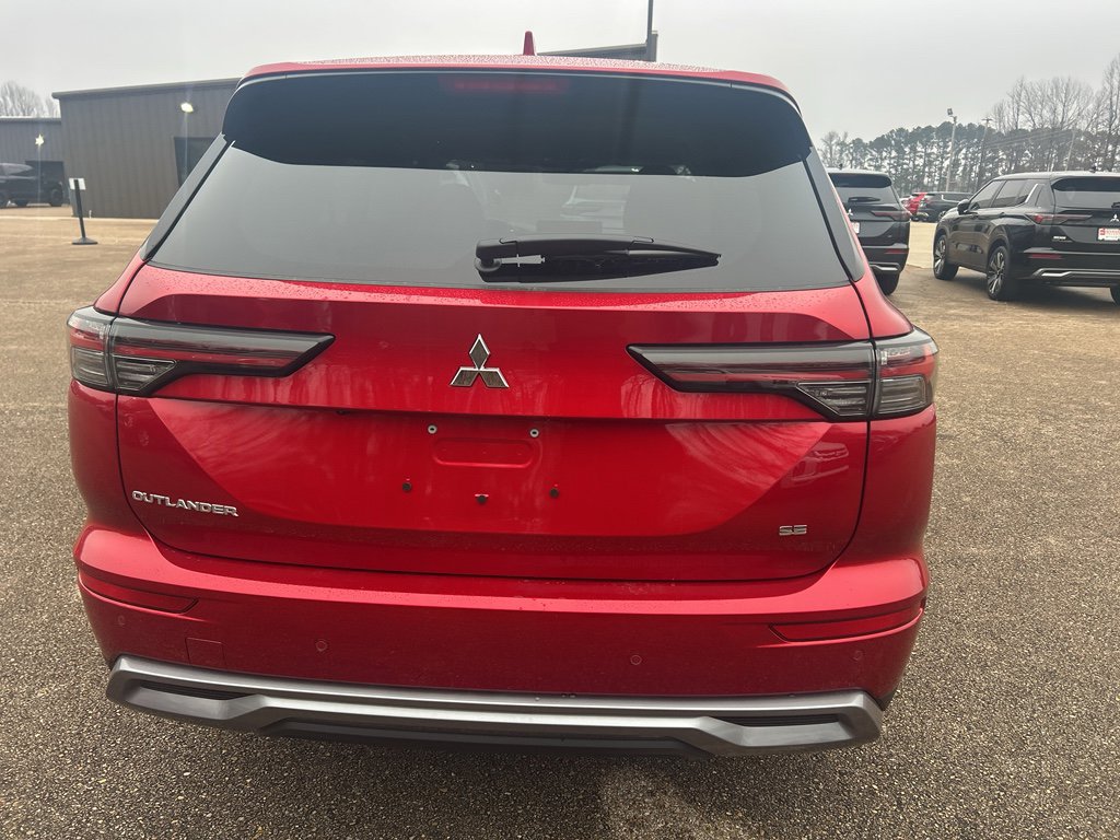 New 2026 Mitsubishi Outlander SE FWD image 5