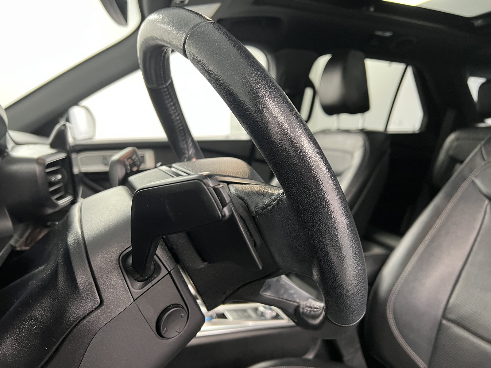 Used 2020 Ford Explorer Limited AWD/4WD image 32