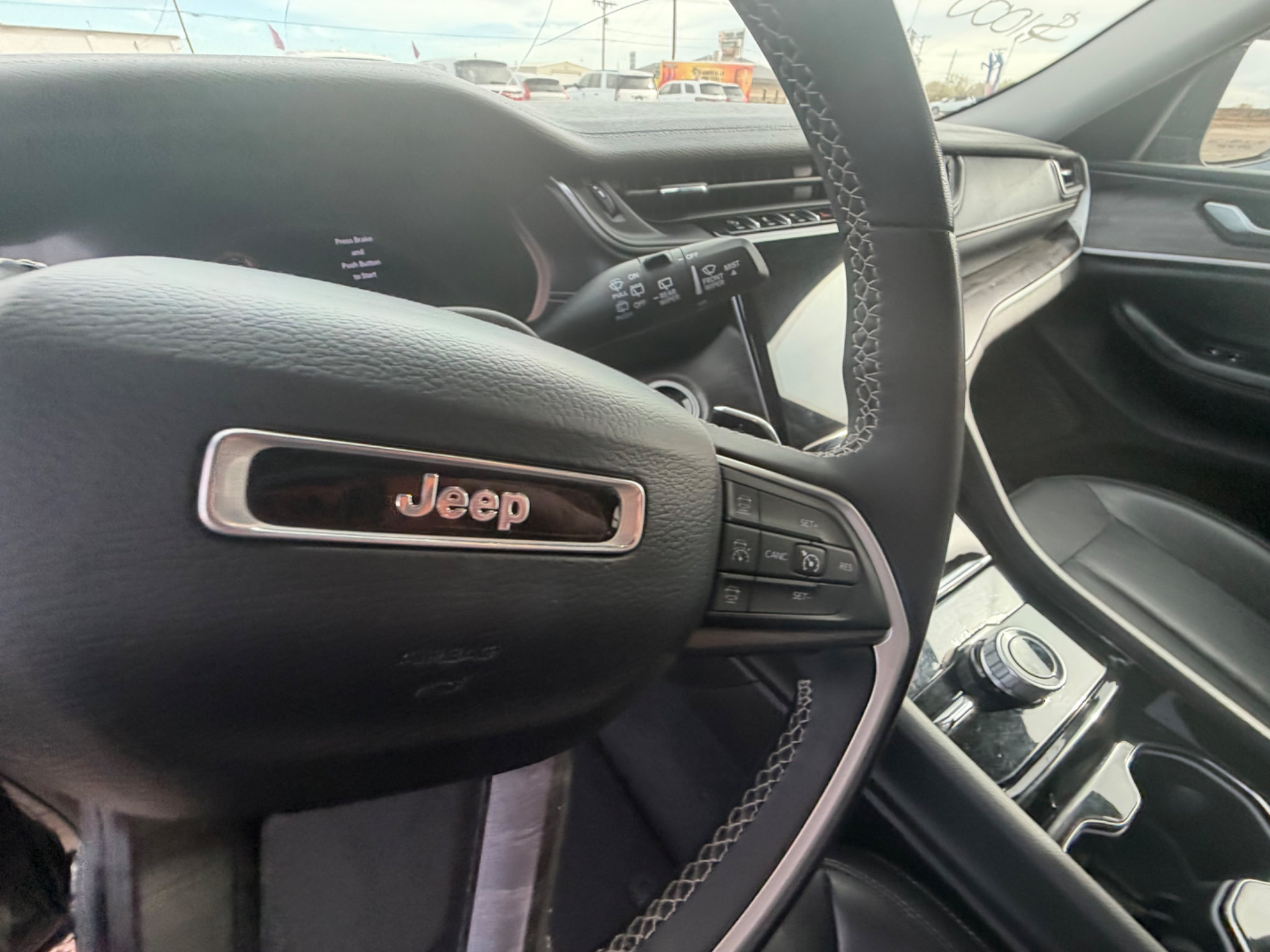 Used 2023 Jeep Grand Cherokee Limited AWD/4WD image 28