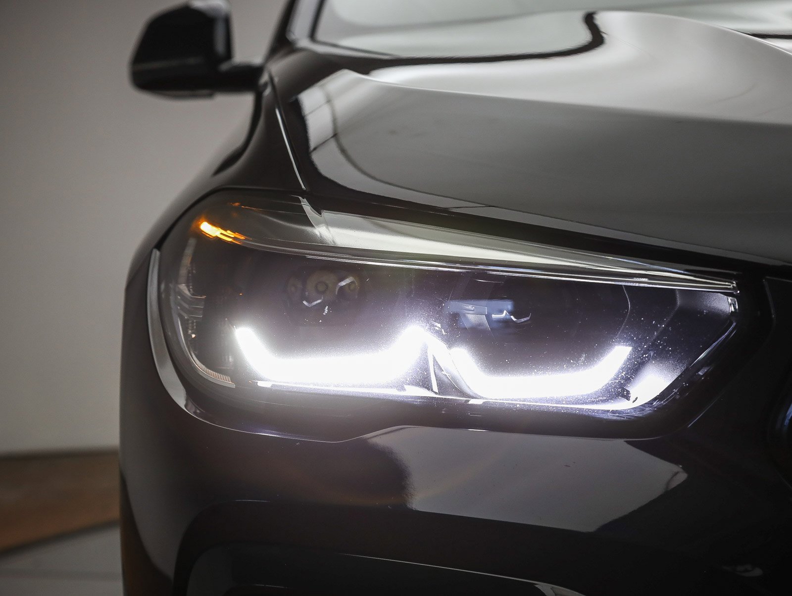 Certified 2023 BMW X6 xDrive40i w/ M Sport Package image 5