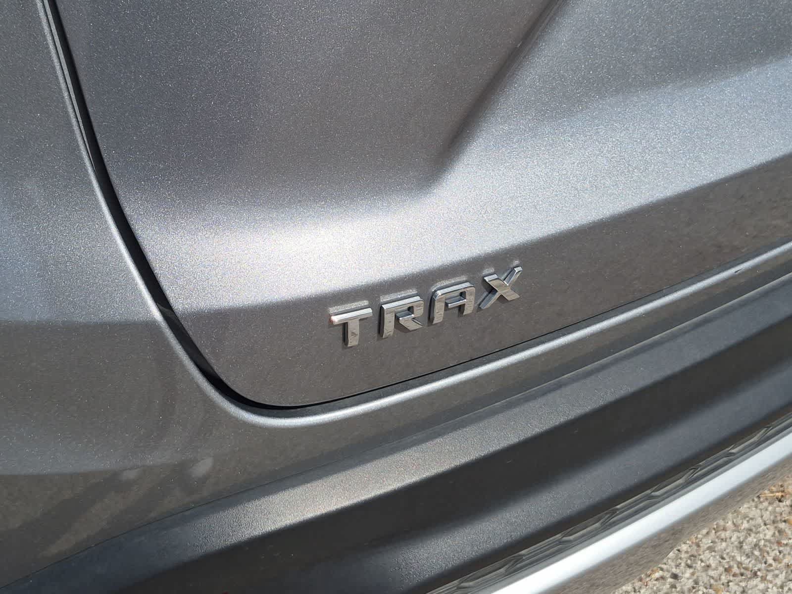 Used 2025 Chevrolet Trax LT w/ LT Convenience Package FWD image 30
