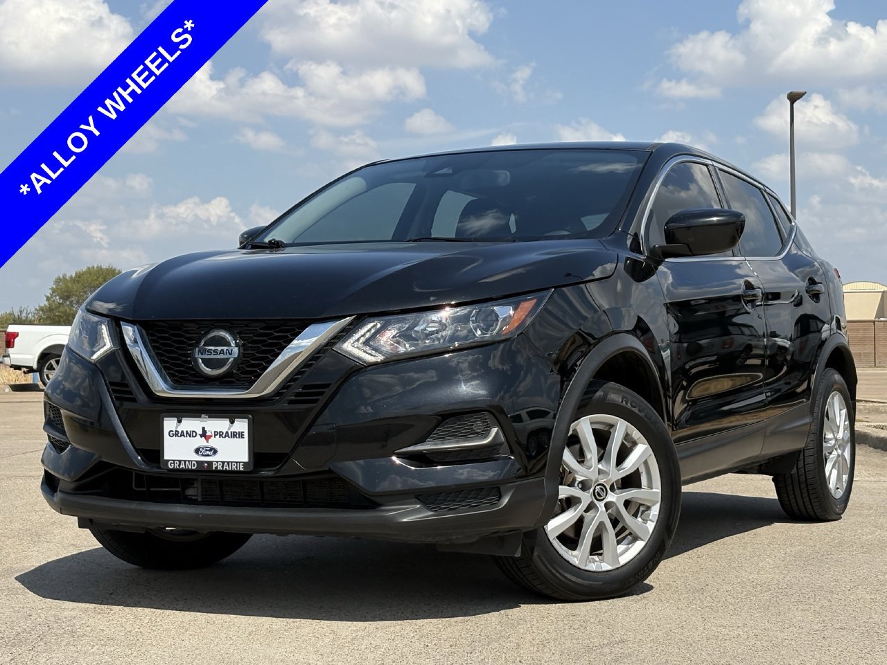 Used 2021 Nissan Rogue Sport S FWD image 2
