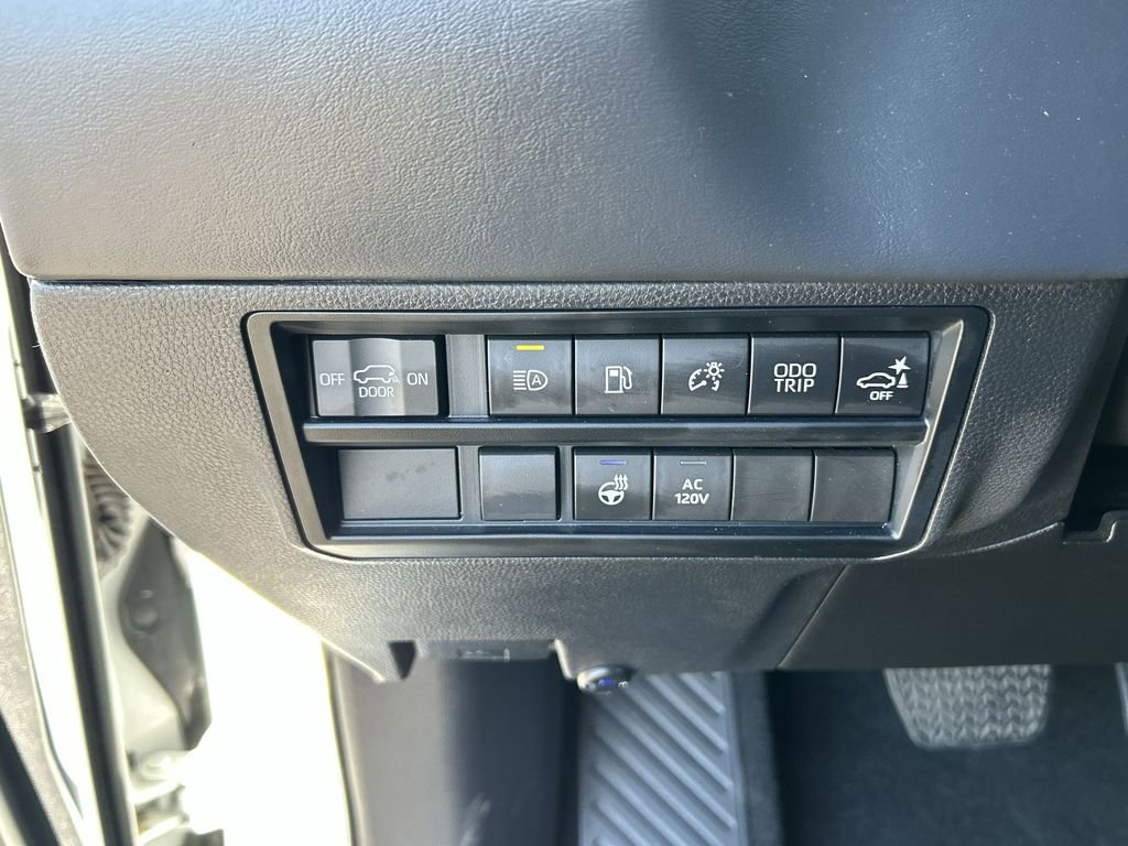 Used 2024 Toyota Sequoia Platinum image 18