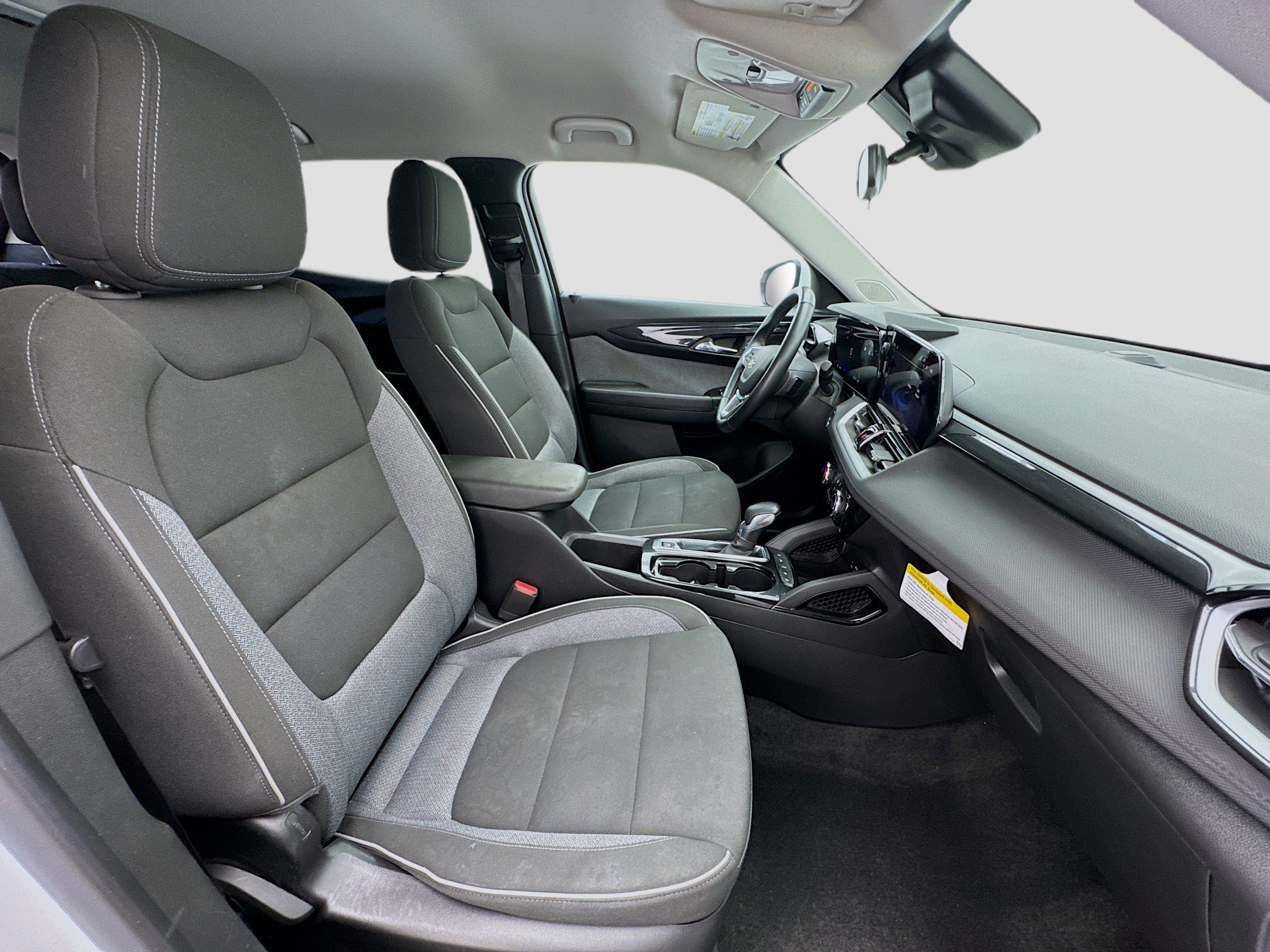 Used 2024 Chevrolet TrailBlazer LT w/ LT Cold Weather Package image 18