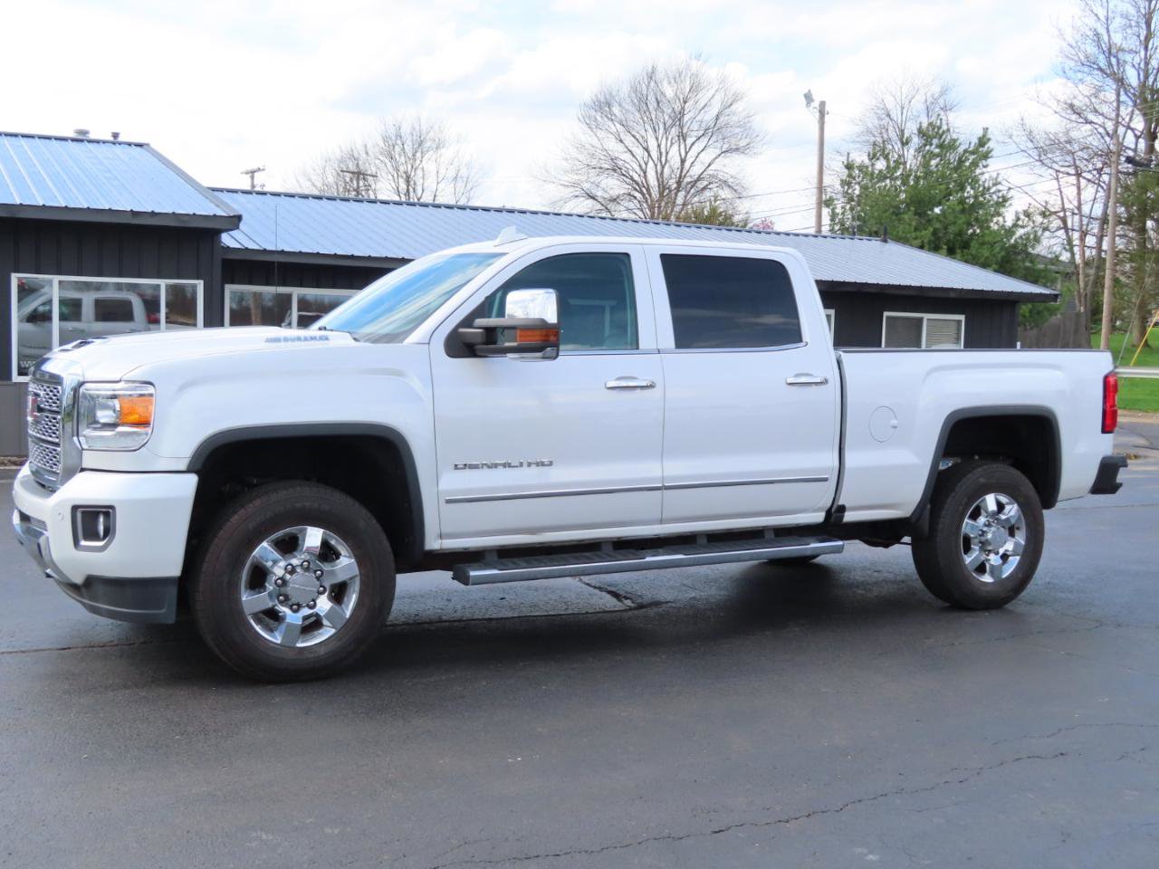 Used 2019 GMC Sierra 3500 Denali w/ Duramax Plus Package image 2