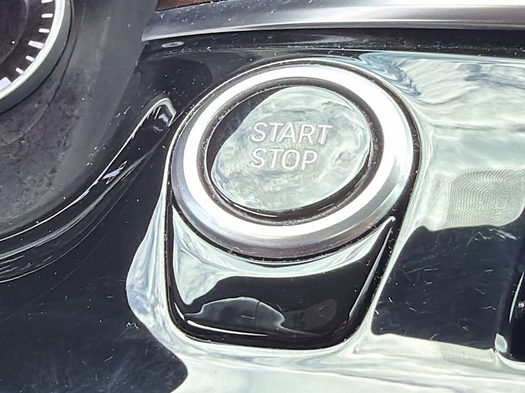 Used 2018 BMW 530e image 34