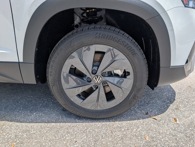 New 2026 Volkswagen Taos S FWD image 18