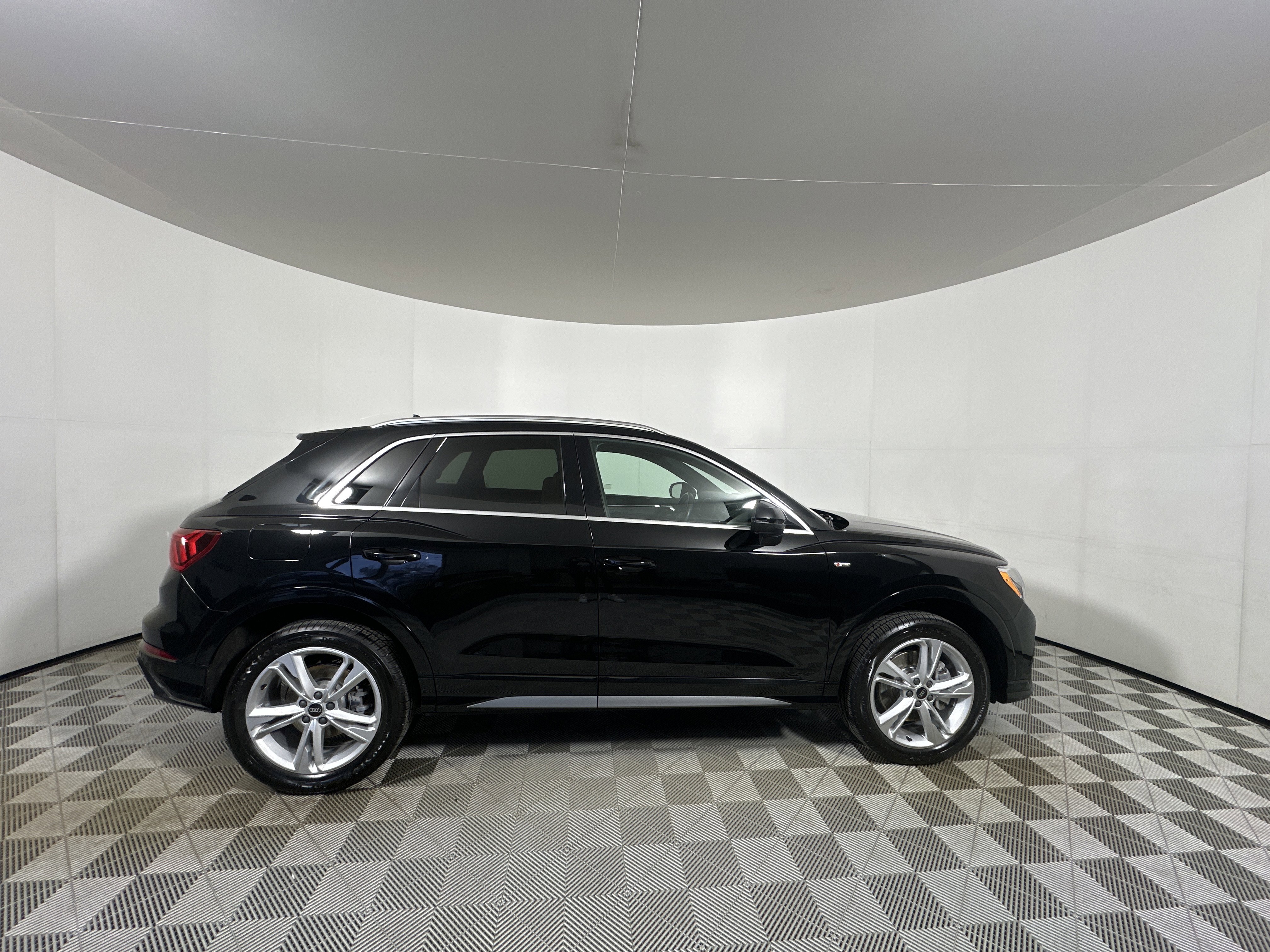 Used 2022 Audi Q3 2.0T Premium image 8