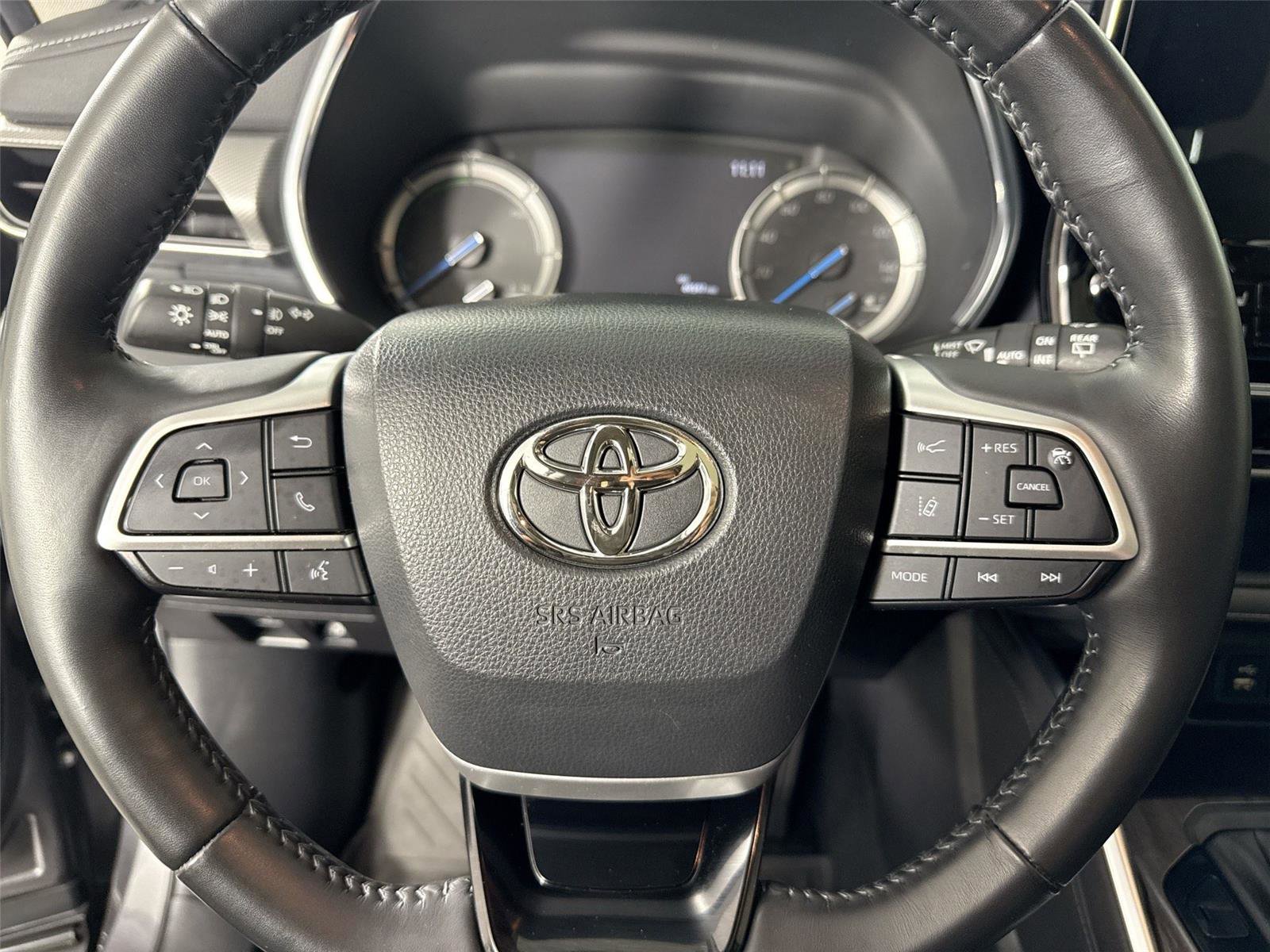 Used 2022 Toyota Highlander Platinum FWD image 17