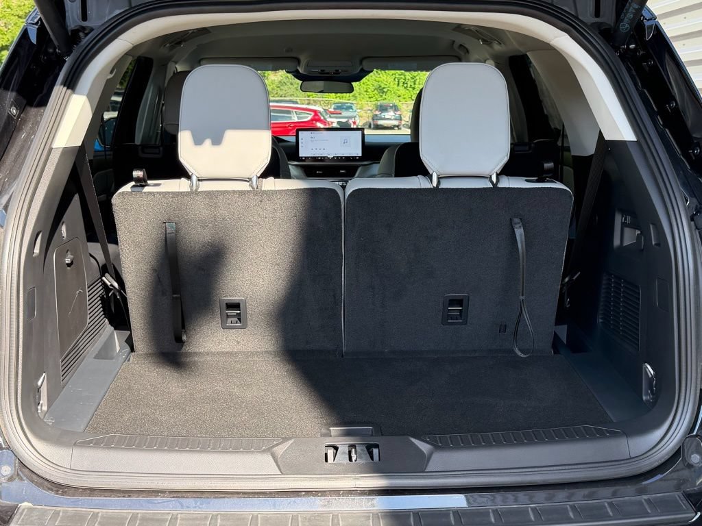 New 2026 Ford Explorer Active w/ Active Comfort Package AWD/4WD image 25