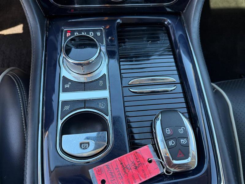 Used 2012 Jaguar XJ L image 33