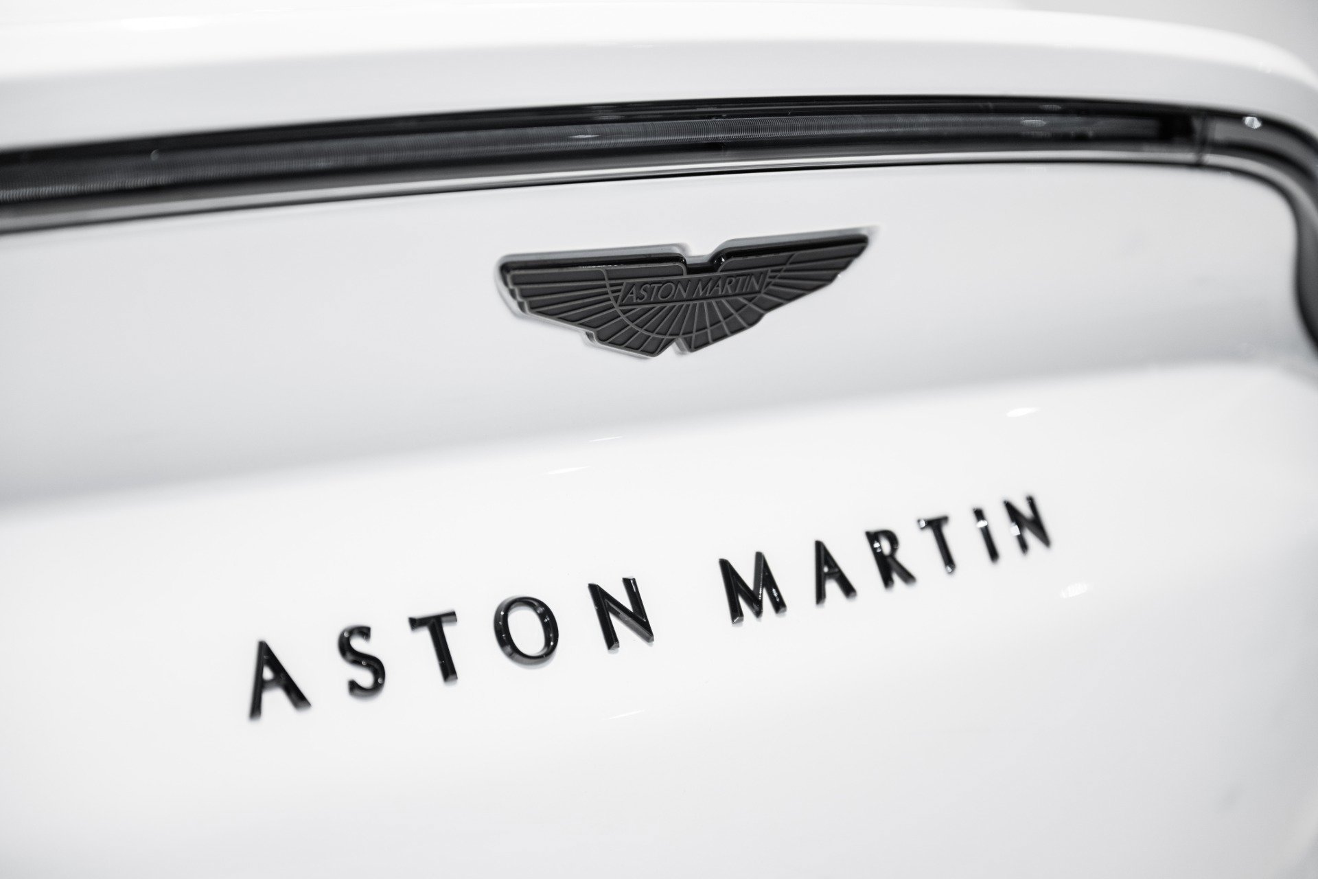 Used 2023 Aston Martin DBX 707 image 8