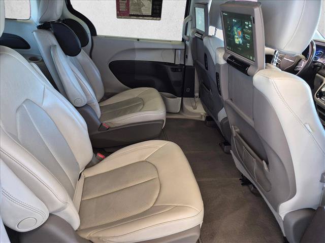 Used 2021 Chrysler Pacifica Touring-L w/ Uconnect Theater Family Group FWD image 22