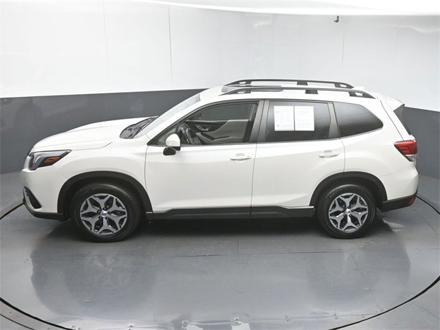 Used 2023 Subaru Forester Premium image 44