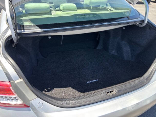 Used 2010 Toyota Camry FWD image 18