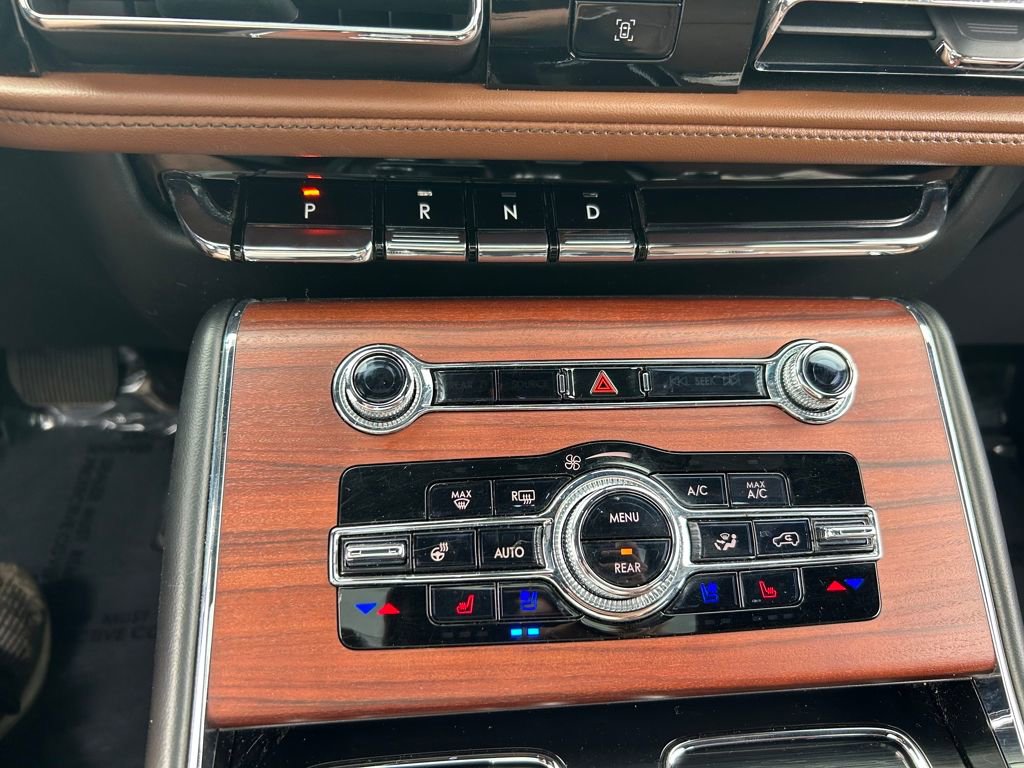 Used 2023 Lincoln Aviator Reserve w/ Equipment Group 201A image 15