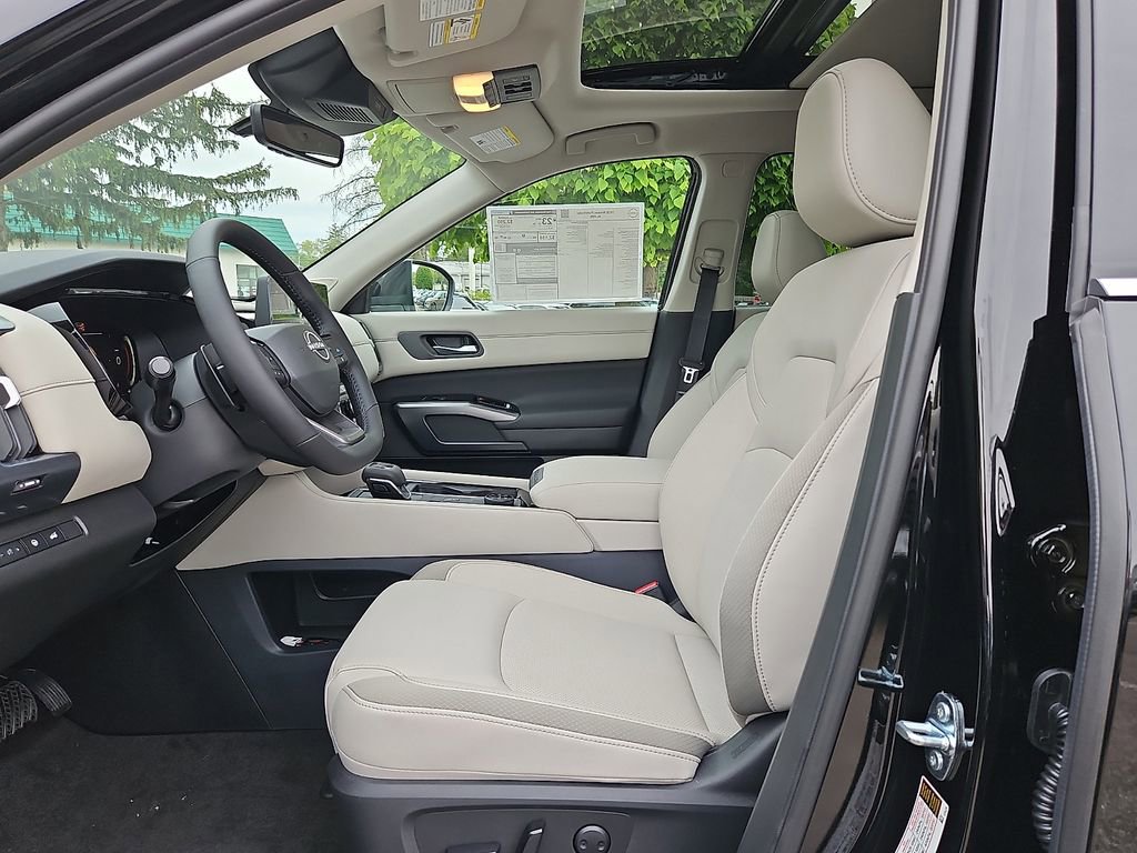 New 2026 Nissan Pathfinder SL w/ SL Premium Package AWD/4WD image 9