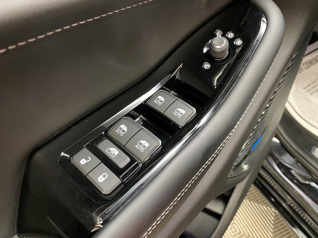 Used 2023 Jeep Grand Cherokee Overland w/ Luxury Tech Group IV image 27