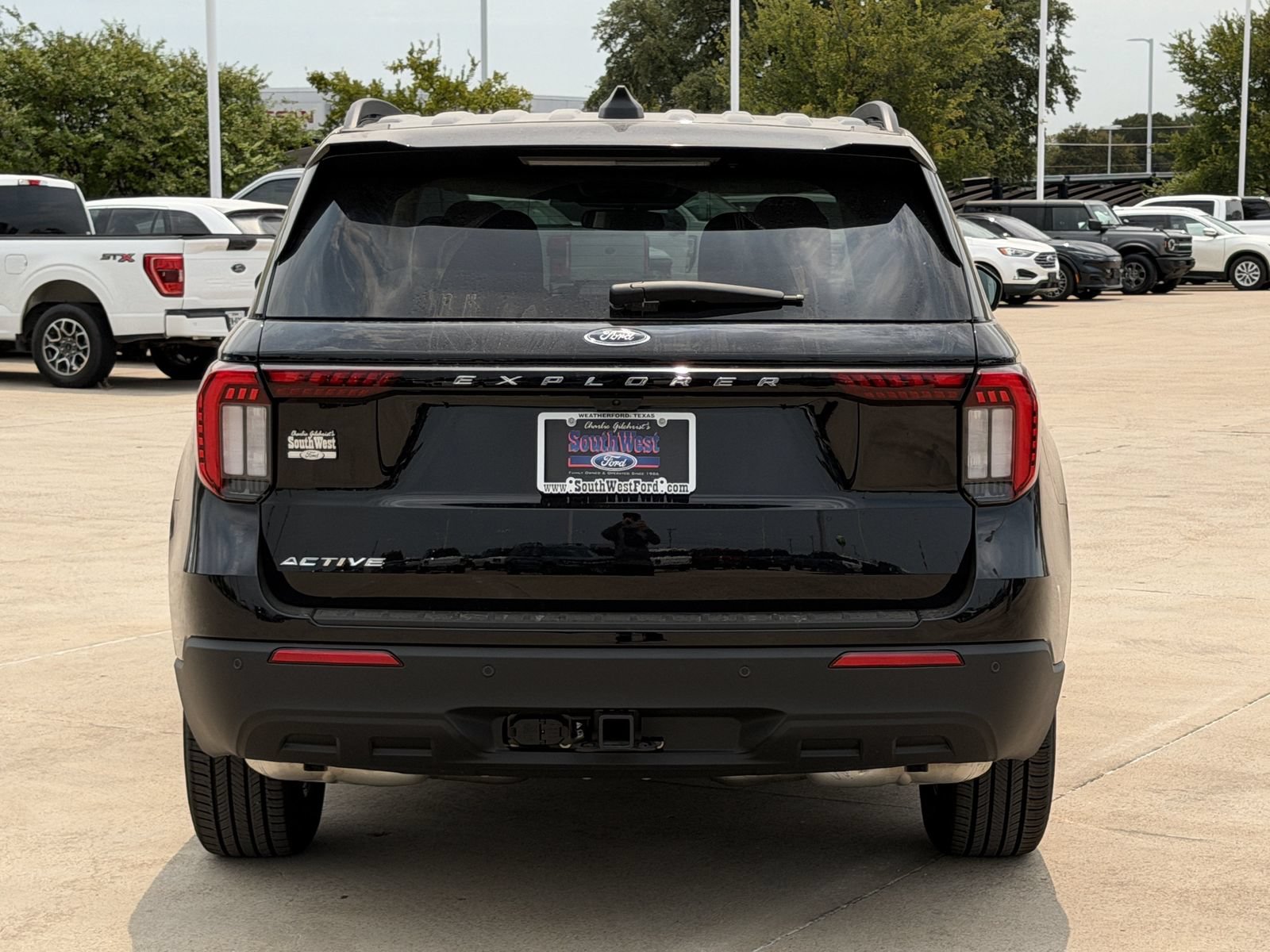 New 2026 Ford Explorer Active RWD image 5