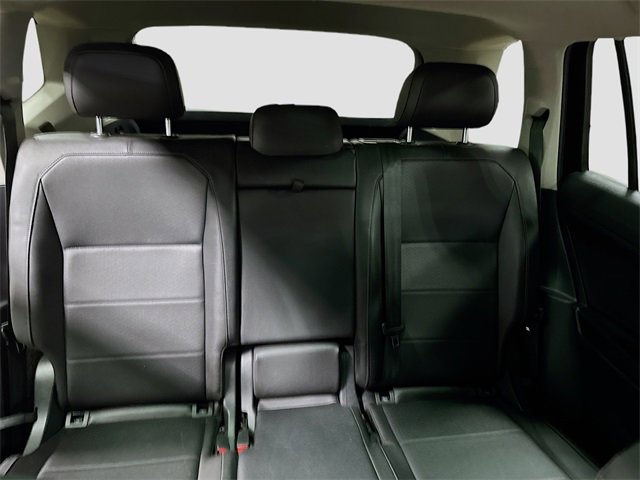 Used 2020 Volkswagen Tiguan SE w/ Panoramic Sunroof Package image 28