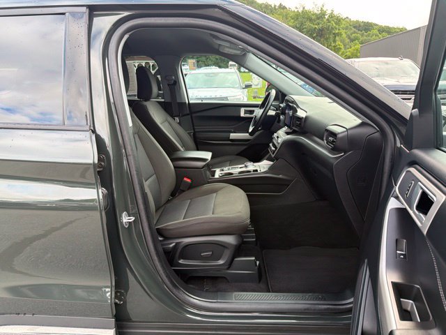 Used 2023 Ford Explorer XLT AWD/4WD image 29