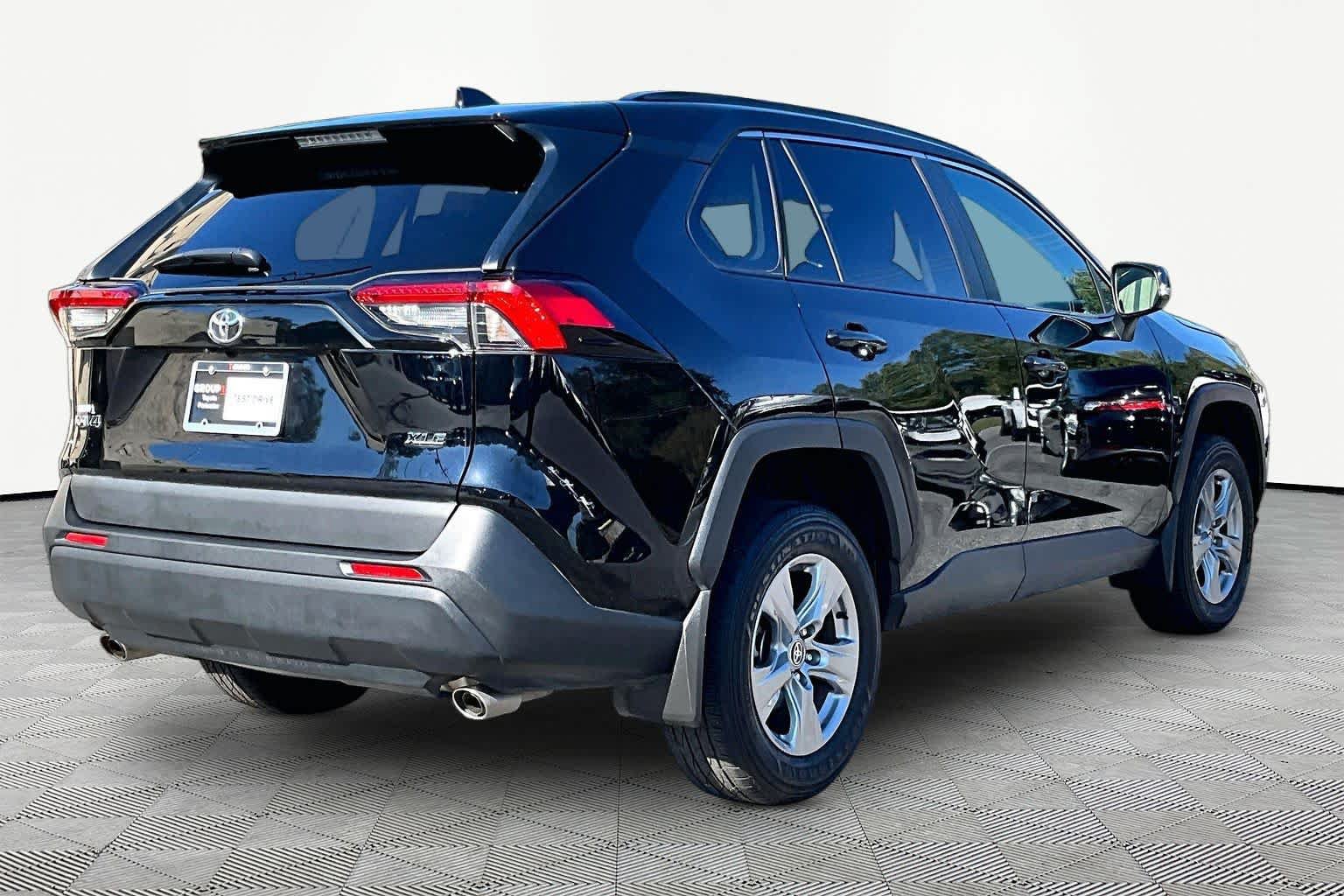 Used 2024 Toyota RAV4 XLE FWD image 13