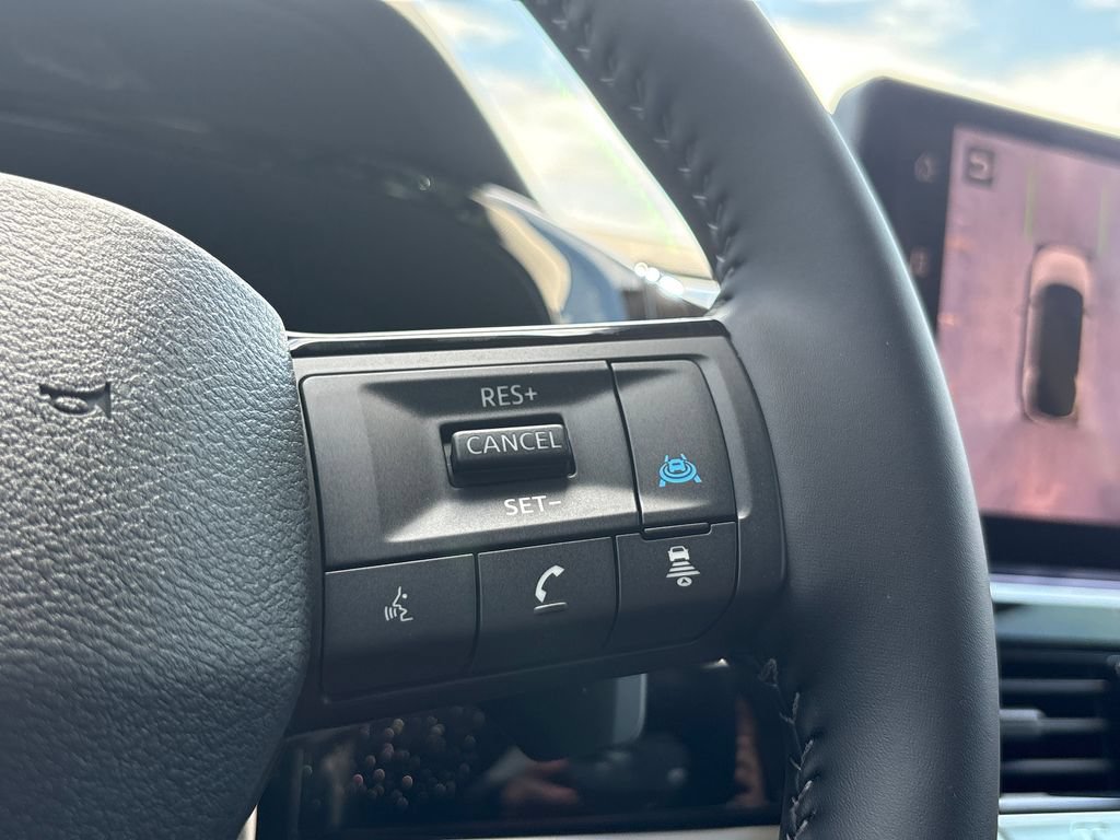 New 2026 Nissan Pathfinder Platinum FWD image 13