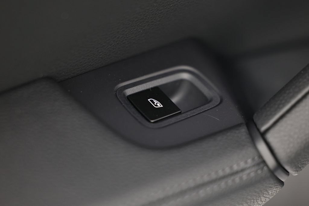 New 2026 Porsche Cayenne Coupe AWD/4WD image 19