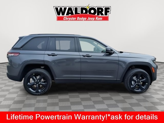 New 2025 Jeep Grand Cherokee 4WD image 2