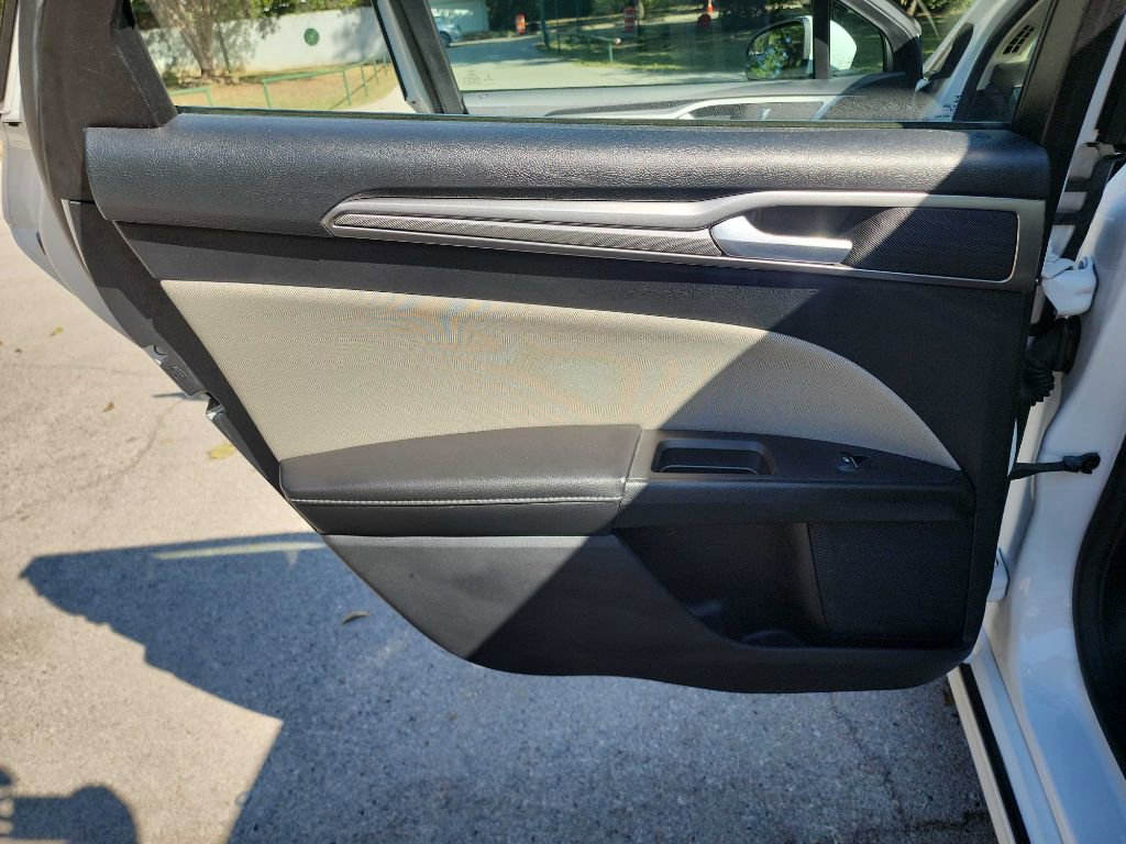 Used 2018 Ford Fusion S image 27