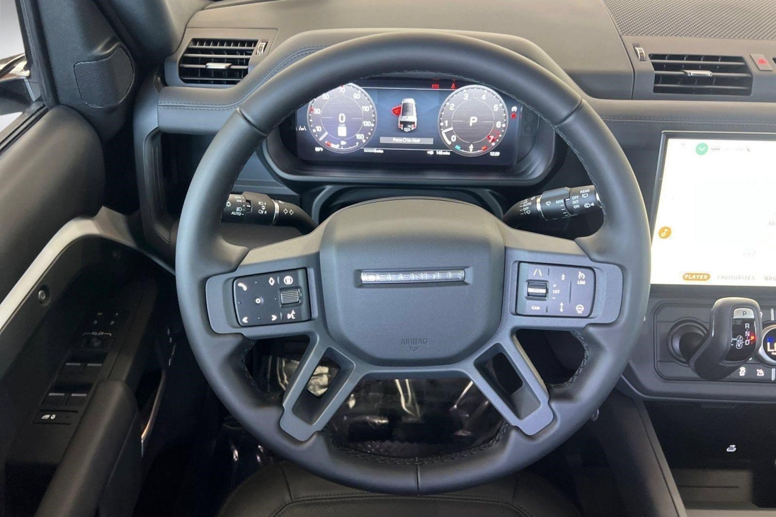 New 2026 Land Rover Defender 130 X-Dynamic SE AWD/4WD image 29