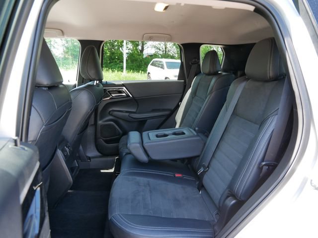 Used 2024 Mitsubishi Outlander SE AWD/4WD image 11