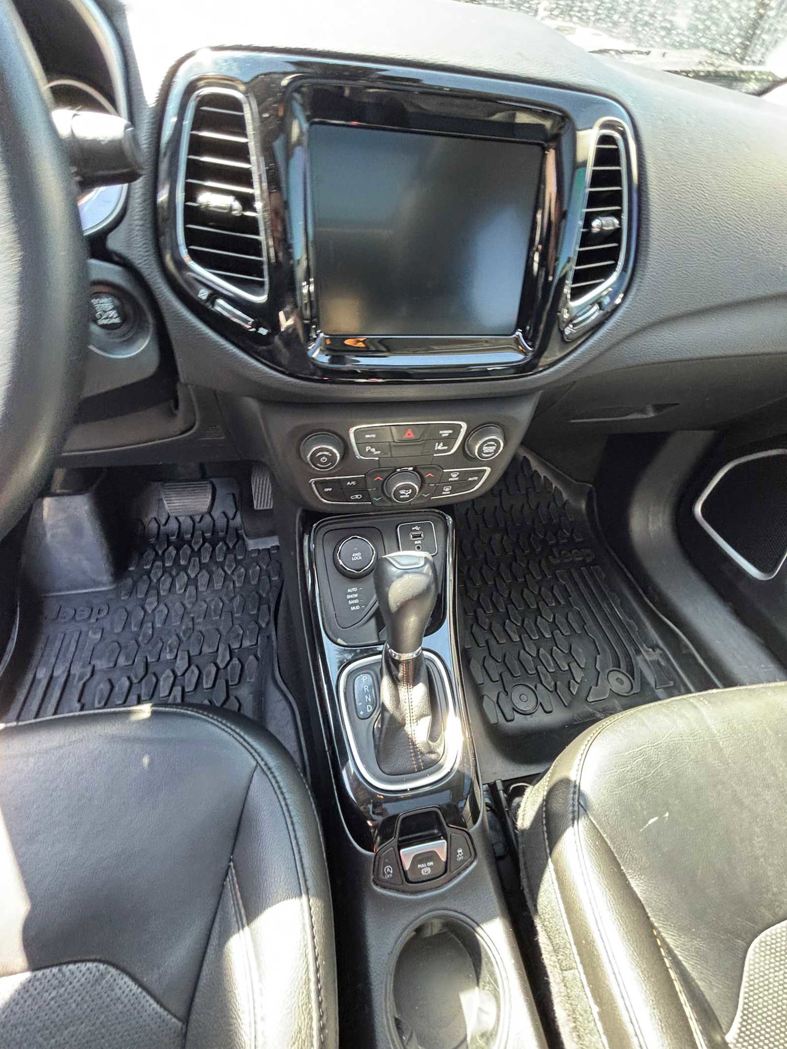 Used 2018 Jeep Compass Limited image 30