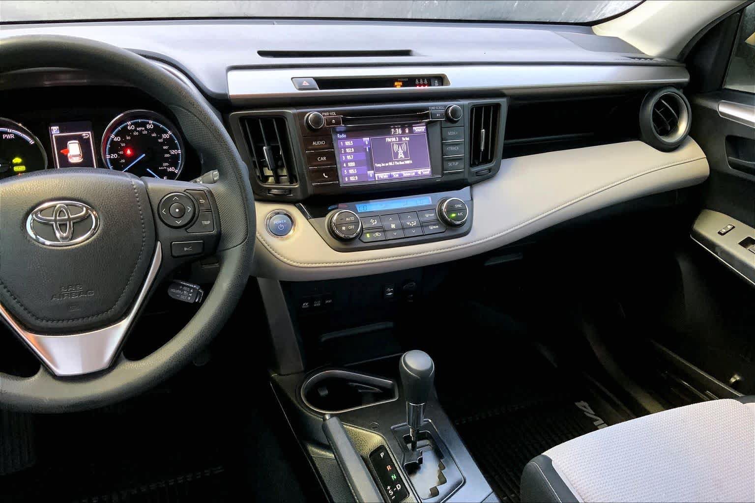 Used 2018 Toyota RAV4 LE AWD/4WD image 8