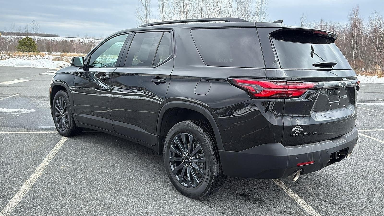 Used 2023 Chevrolet Traverse RS w/ LPO, Cargo Package AWD/4WD image 9