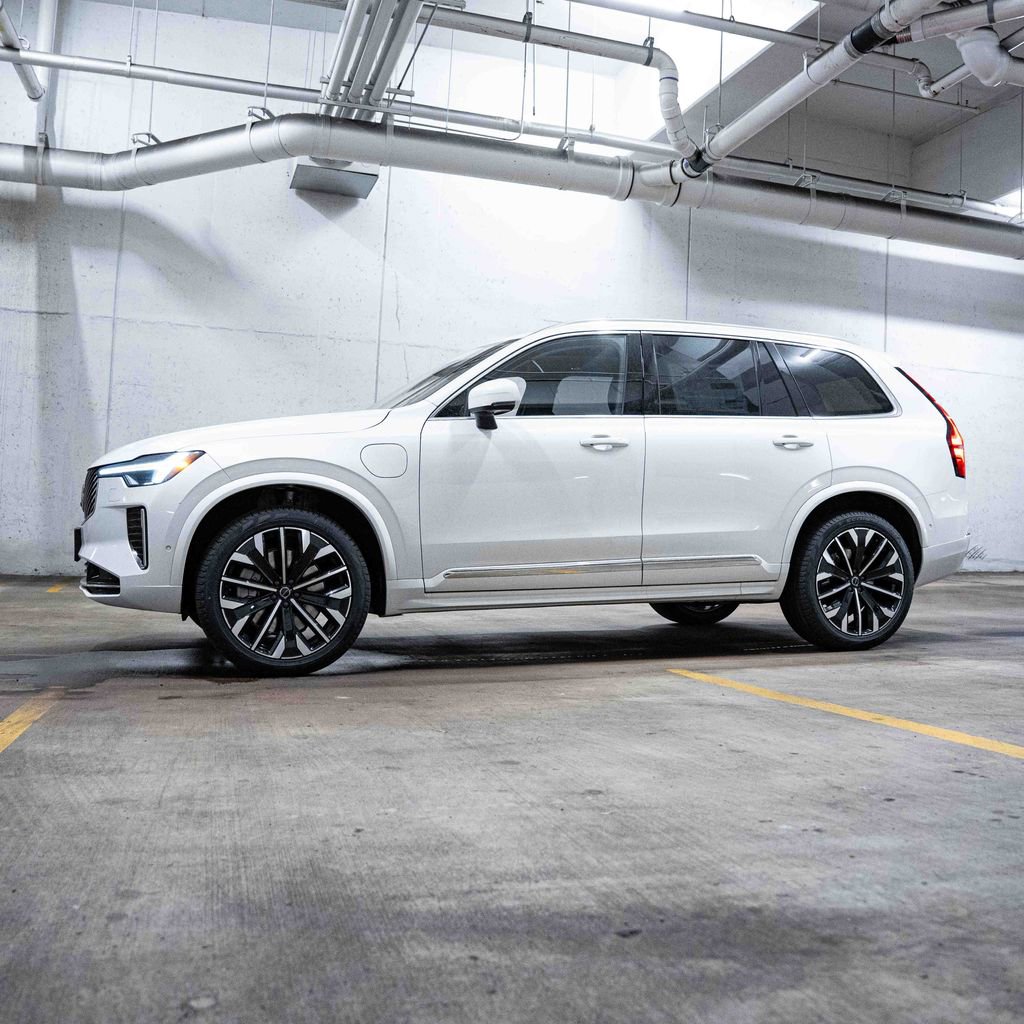 New 2026 Volvo XC90 T8 Plus w/ Protection Package Premier AWD/4WD image 3
