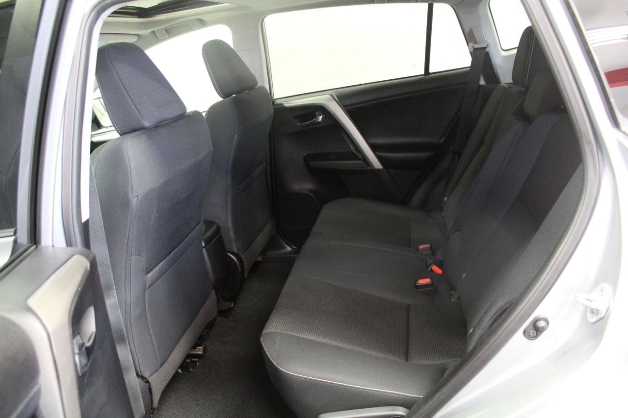 Used 2017 Toyota RAV4 XLE w/ Protection Package image 21