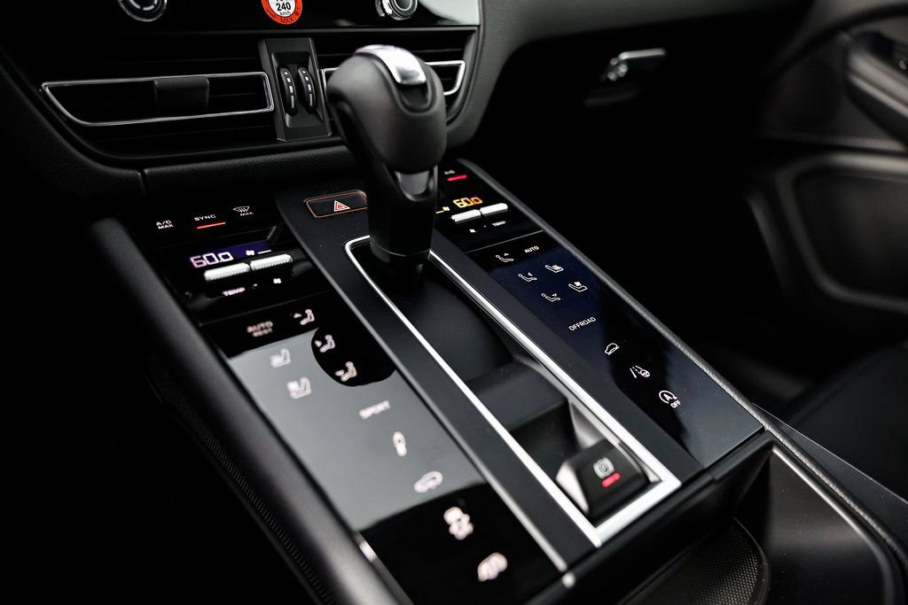 New 2026 Porsche Macan GTS AWD/4WD image 42