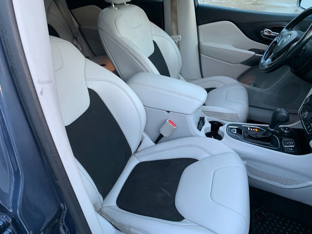 Used 2020 Jeep Cherokee Latitude Plus w/ Comfort/Convenience Group image 11